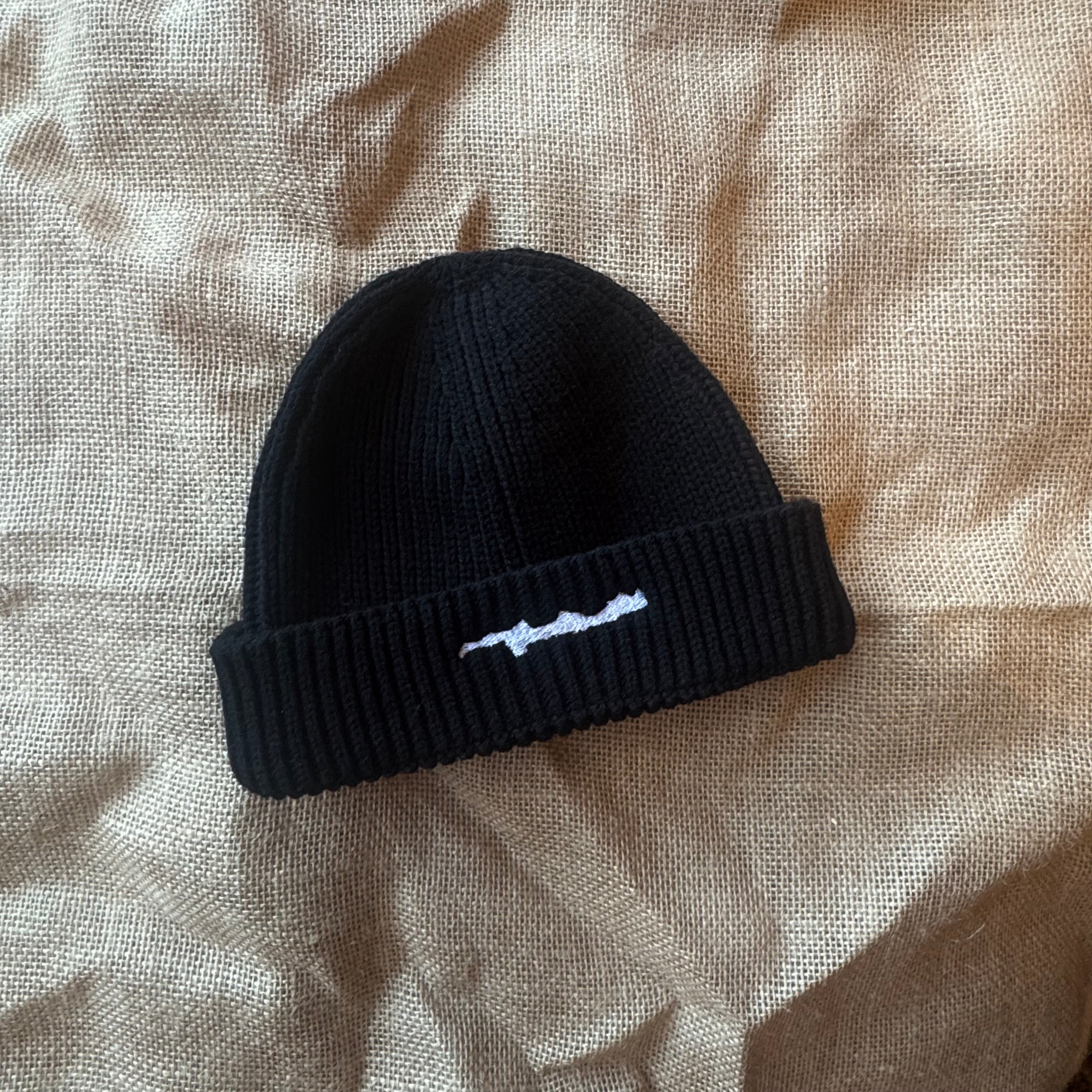 VALDEMARSVIKEN Mössa Beanie Svart