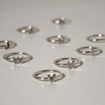 LILY Ring Small Bokstav