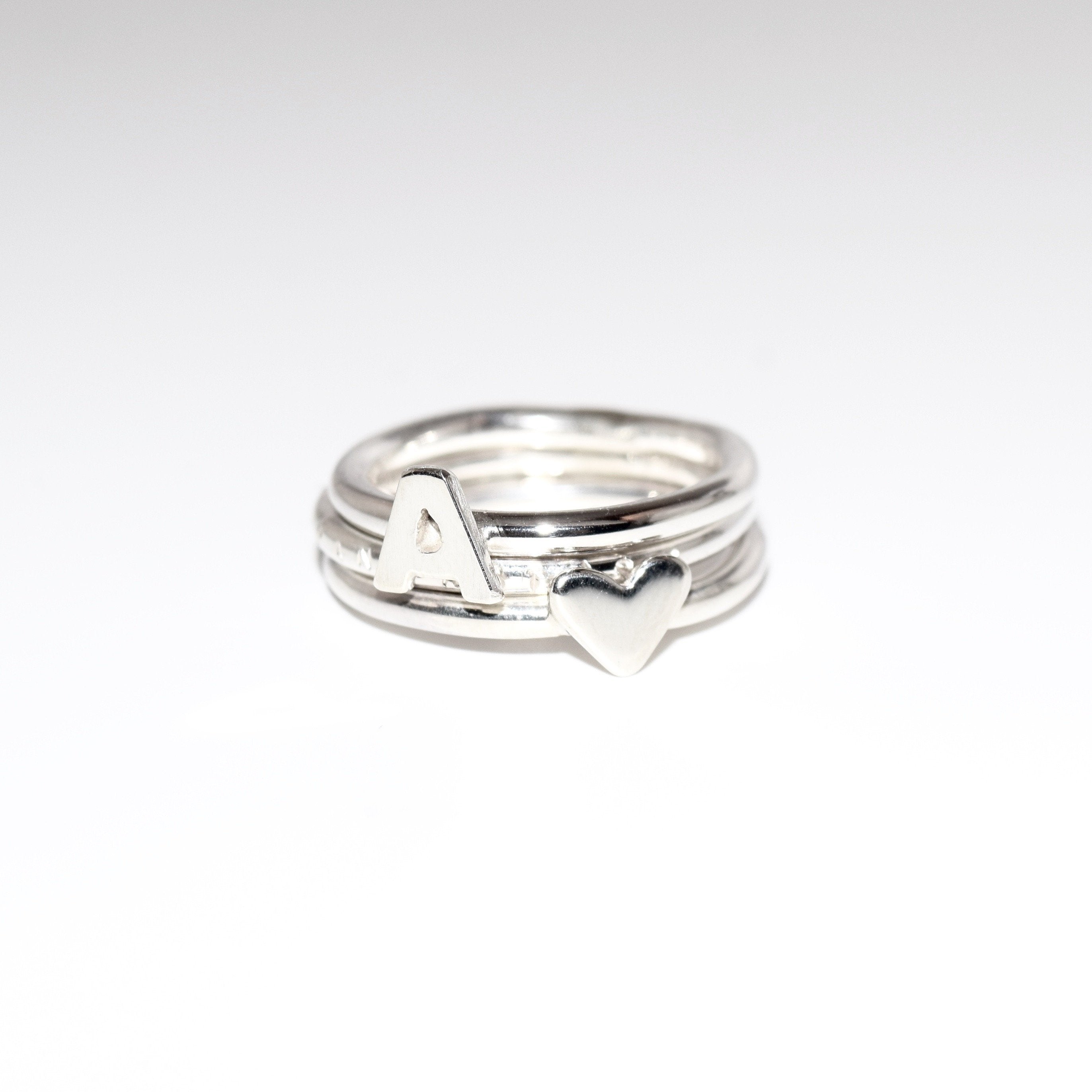 LILY Ring Small Bokstav