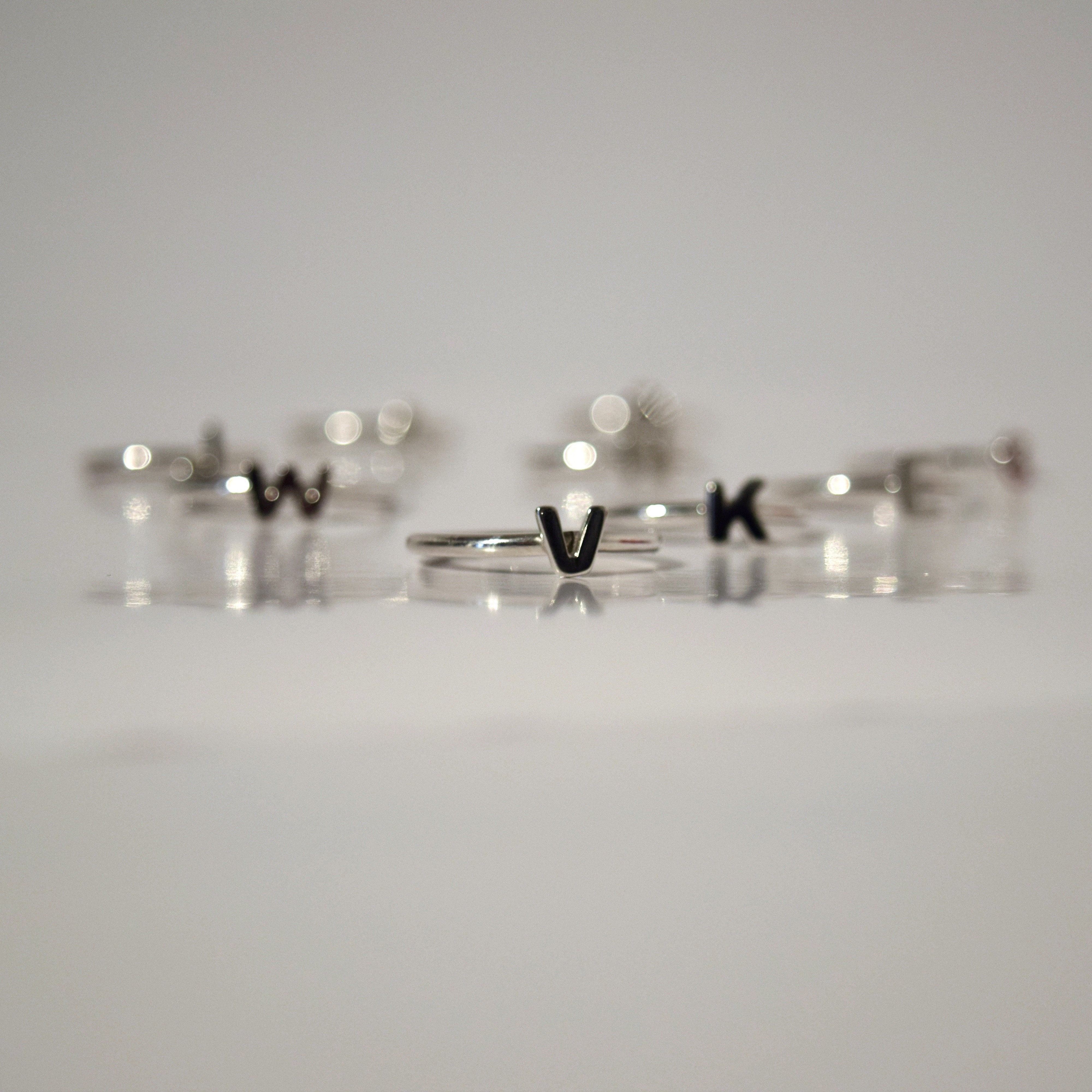 LILY Ring Small Bokstav