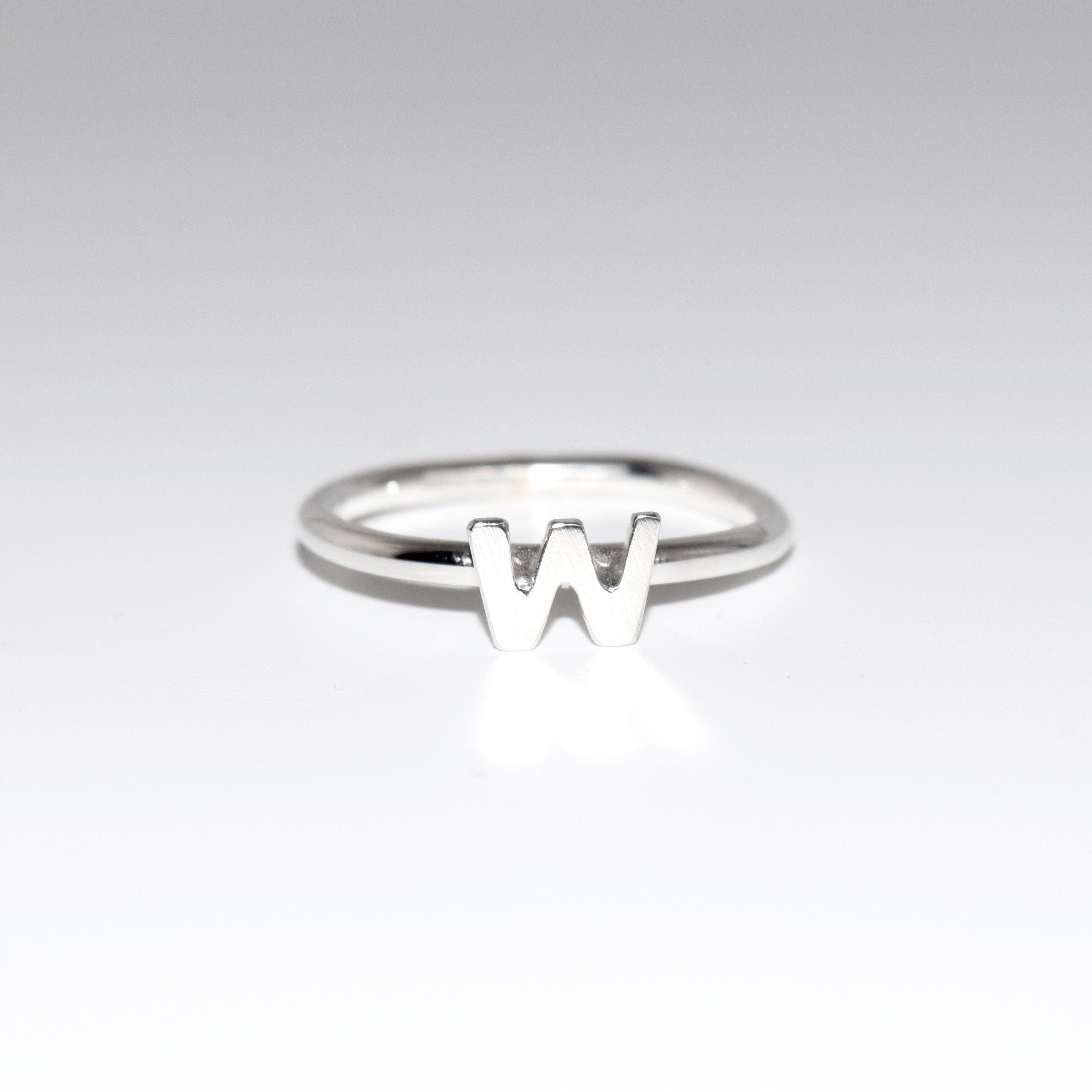 LILY Ring Small Bokstav