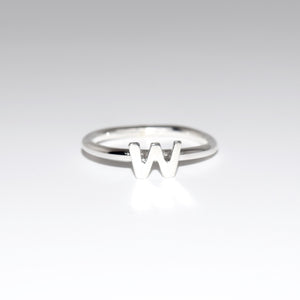 LILY Ring Small Bokstav