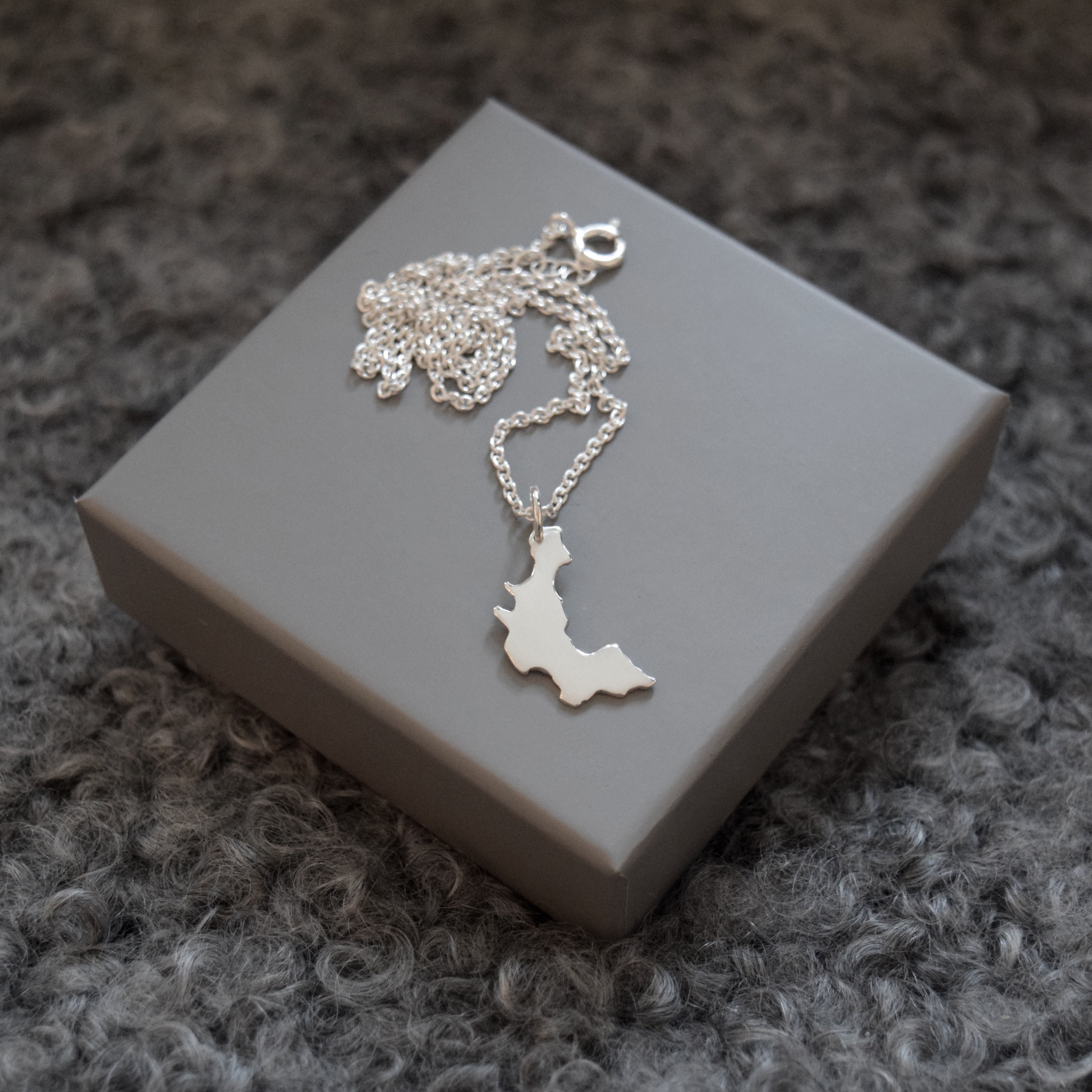 FÅRÖ Halsband
