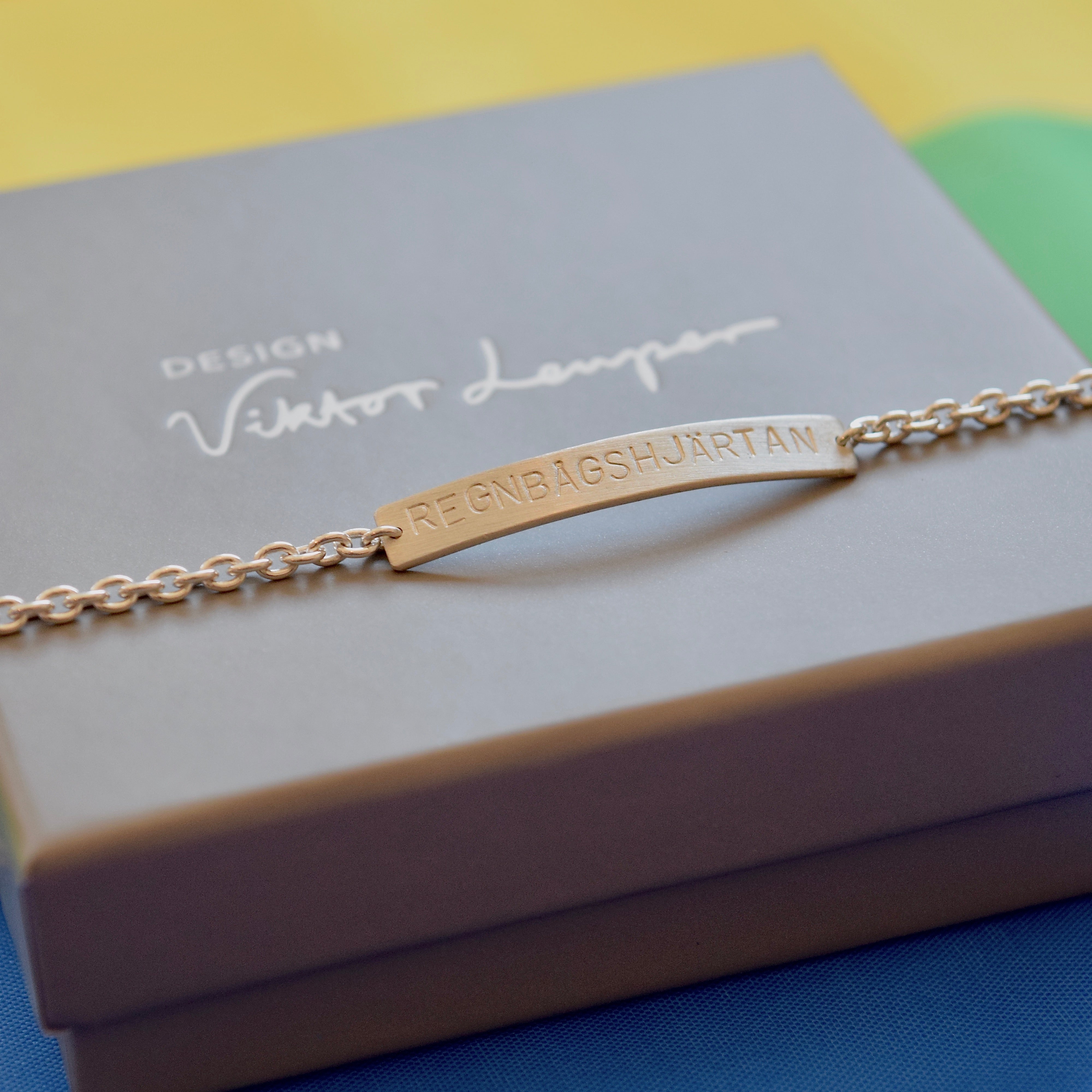 REGNBÅGSHJÄRTAN Armband